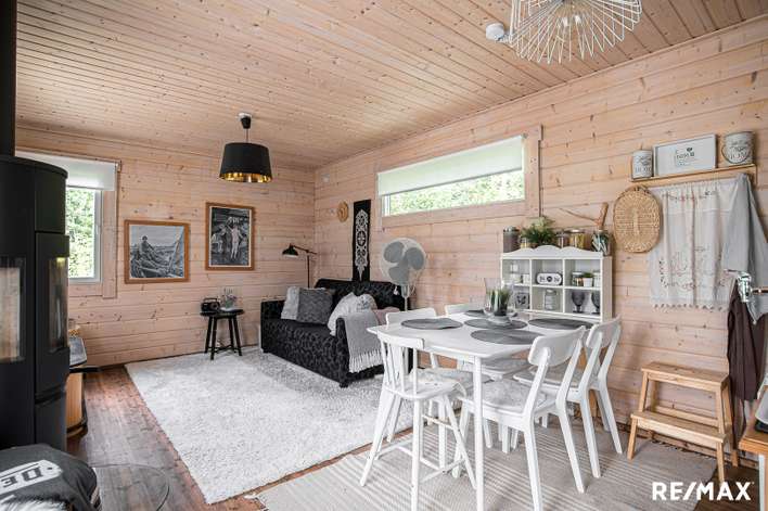 Loma-asunto, 2h,kt,wc + 1h,s + 1h,s,ph,parvi, 76,5 m², Raivio, Siuntio