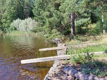 noin 50 metriä rantaviivaa.