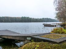 Taloyhtiöllä oma laituri Puulalle