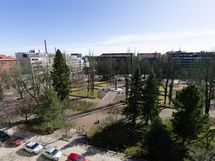 Kevätkuva Sibeliuksen puistosta 1