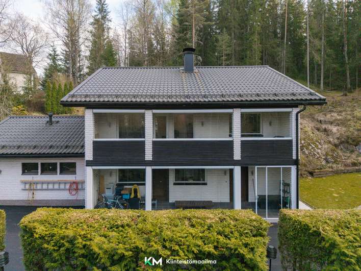 Omakotitalo, 3-4h+k+2 x kph+sauna+kuntohuone+erillinen wc+varasto+autotalli, 164/201 m², Karhusuo, Espoo