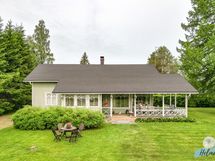 Julkisivu