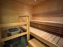 Taloyhtiön v.2025 remontoitu sauna