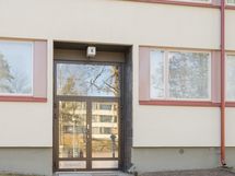 Julkisivu sisäänkäynnin suunnasta