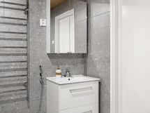 Juuri putkiremontissa uusittu kylpyhuone.