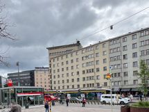Omalla tontillaan sijaitseva yhtiö huippupaikalla.