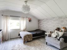 Yläkerran makuuhuone
