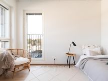 Ihana koti, johon mahtuu kaikki, täysimittainen keittiö ja kunnollinen kylpyhuone.