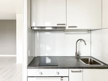 Keraaminen liesitaso ja uuni.