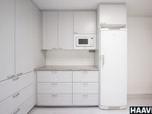 Valoisa, vuonna 2020 remontoitu keittiö