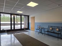 viihtyisä ja valoisa ala-aula