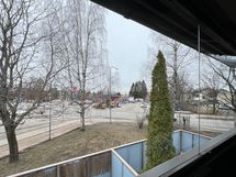 Parvekkeelta on näkymät länteen suuntaan.
