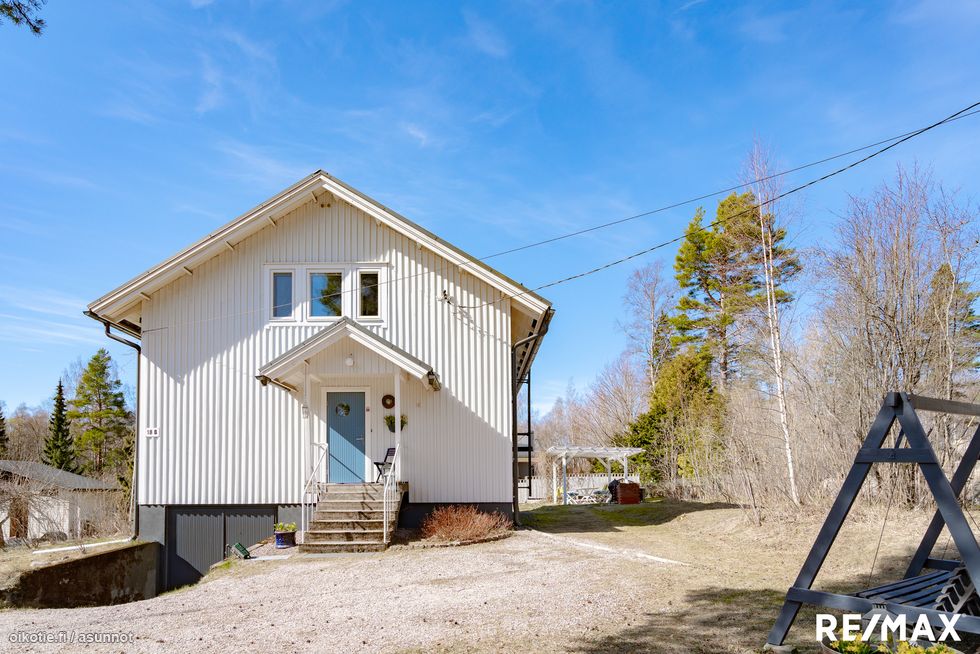 125 m² Keltasirkuntie 18 b, 02660 Espoo Omakotitalo 4h myynnissä - Oikotie  17273737