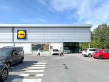 Lähikauppa on kävelyetäisyydellä.