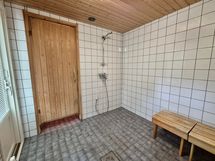yhtiön saunatilat josta käynti parvekkeelle
