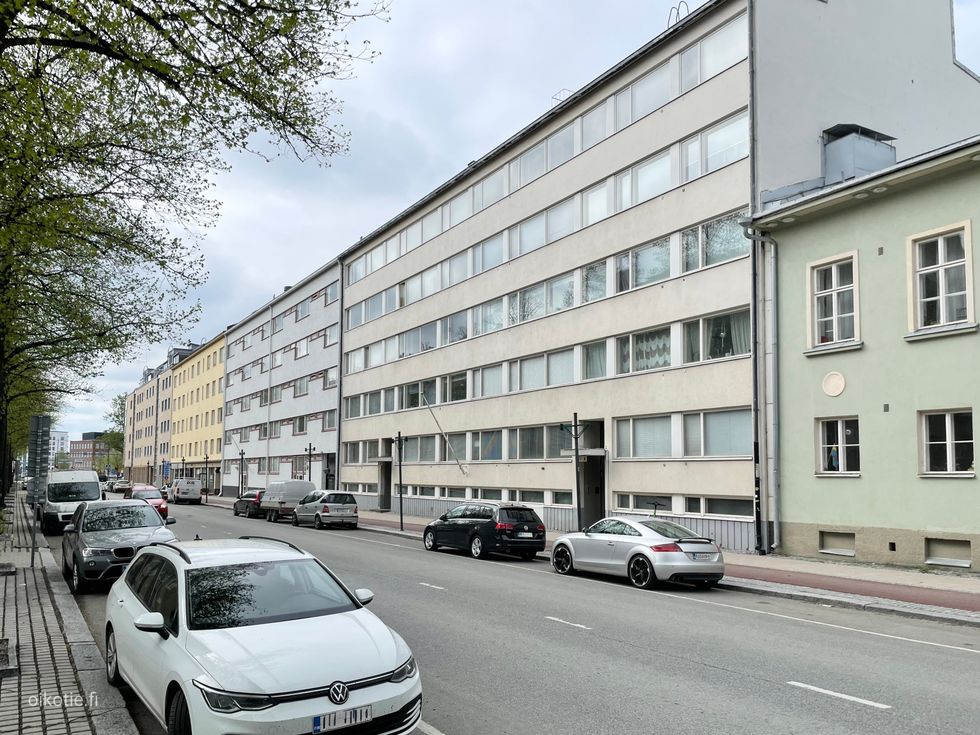 Etujulkisivu