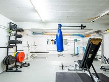 Kellarikerroksen kuntosali