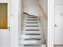 Portaat yläkertaan.