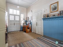 juhlatilan sisäänkäynti