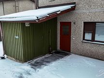 sisäänkäynti ja varasto