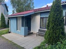 Sisäänkäynti kesällä