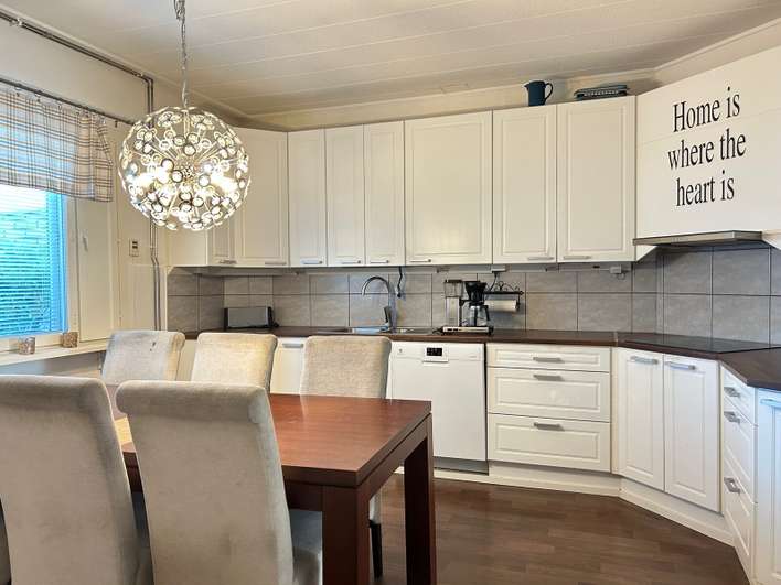 Omakotitalo, 4mh, oh, rh, k, 2*wc, pH, s, takkah., khh, 2* autotalli, 182/226 m², Koivula, Pori