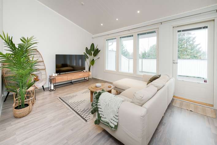 Paritalo, 4h, k, rt, s, 2xph, 2xwc, khh-tila, terassi, varasto, ak, 94/100 m², Terhola - Näkymä 3
