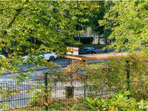 Lähin bussipysäkki Matinkyläntien varrella alaovelta n.100m