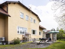 Oma takapiha syksyllä