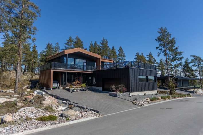 Omakotitalo, 6h + k + s + parveke/terassi, 300 m², Luonnonmaa, Naantali