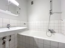 Lavuaarin alle mahtuu pesukone