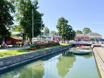 Naantali on upea kesäkaupunki ja meren läheisyys tuo mukavaa lisää asumiseen.