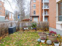 Piha-alue omassa käytössä