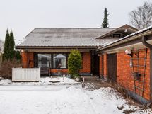 Finnepäkintien puoleinen asunto