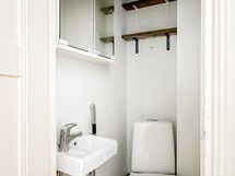 Erillinen wc.