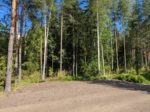 Talon edustalla lisäpysäköintialue