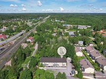 Juna- asema (HSL) kävellen n. 150 m.