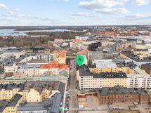 Tunnelmalliseen Hietalahden kauppahalliin kävelet vaikka brunsille.