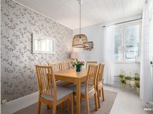 Ruokailutila/makuuhuone