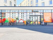 Lähikauppa, K-market Pohjoinen Rautatienkatu alle 200m päässä.