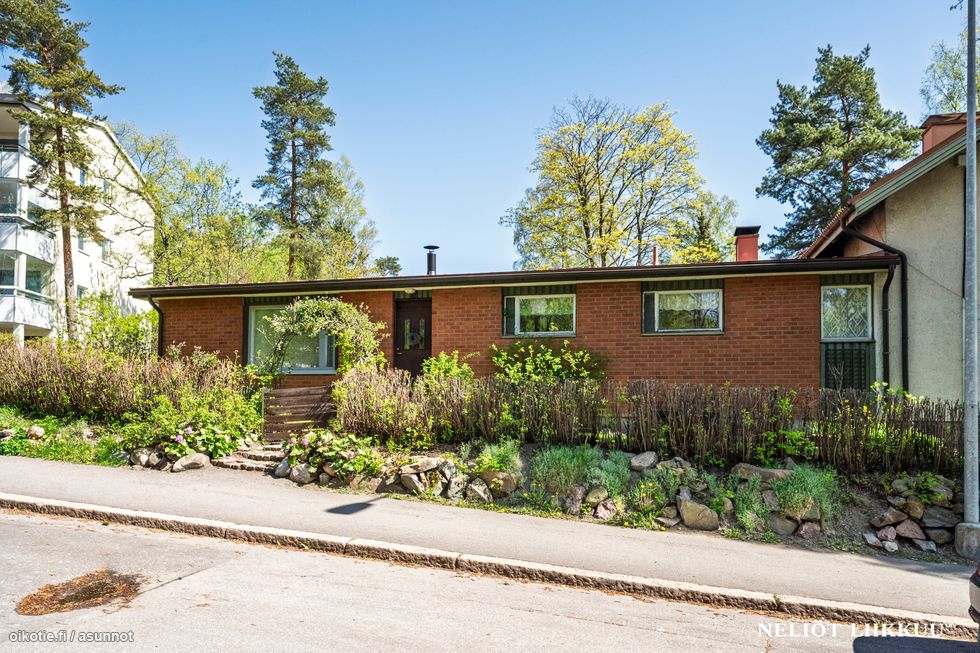 Sisäänkäynti: Paimenhuilunpolku 1