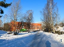 Kävelyteitä on lähellä.