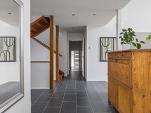 Keskikerros / Första våningen