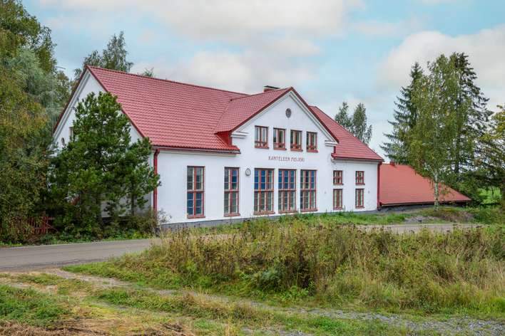 Omakotitalo, 12 h, 2 k, 2 kph, 2wc, uima-allasosasto, varasto- ja harrastetilat., 235/811 m², Kantele, Pukkila