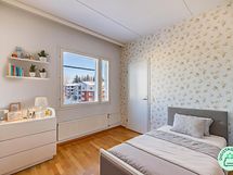 yläkerran makuuhuone2 + vaatehuone