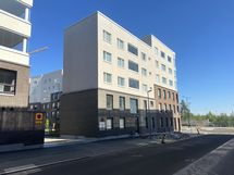 Asunto sijaitsee täysin omassa siivessä