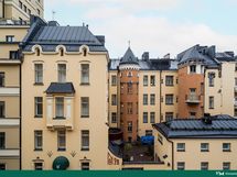 Olohuoneen ikkunanäkymää