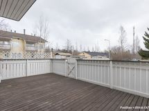 Aidattu terassipiha on kaakon suuntaan.