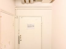 Taloyhtiöstä löytyy pesutupa ja sauna, sauna löytyy samasta rapusta