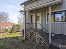 Takapihan sisäänkäynti